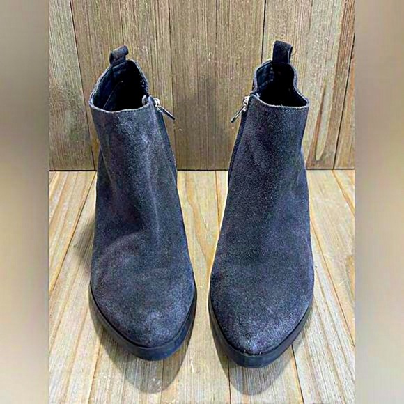 Vince Camuto boots - Picture 2 of 11